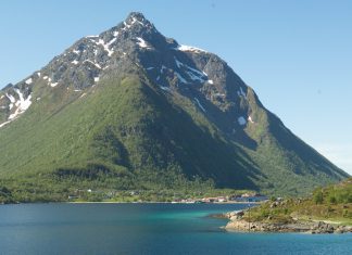 Etapa 11-Bjerka >Narvik 454Km / Bodo 244Km/ Skagen Camping AS (Lofoten)
